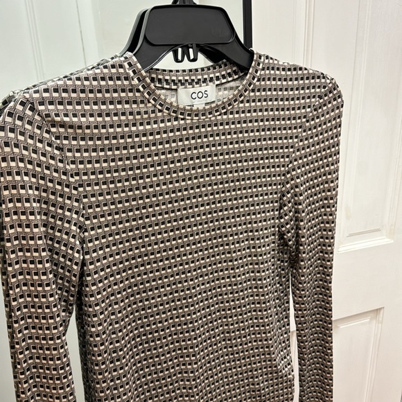 COS Geometric Jersey Top - Picture 2 of 4